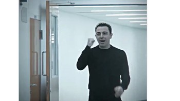 Netizen langsung berspekulasi sosok penggantinya, salah satunya Xavi Hernandez yang saat ini menganggur. Foto: Screenshot X