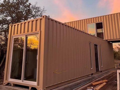 rumah unik dari kontainer truk