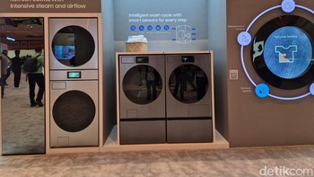 Lini Bespoke AI Laundry ditampilkan dengan fitur AI Wash+ dan Wrinkle Care, yang dirancang untuk mengoptimalkan proses mencuci dan merawat pakaian secara otomatis. Foto: Rachmatunnisa/detikINET