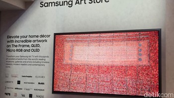 Samsung Art Store ditampilkan pada TV premium, menghadirkan koleksi karya seni digital untuk memperkuat posisi TV sebagai elemen dekorasi rumah. Foto: Rachmatunnisa/detikINET