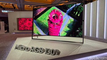 Samsung menampilkan TV Micro RGB 130 inci, TV pertama di dunia dengan teknologi Micro RGB yang menghadirkan warna lebih kaya dan detail ultra-presisi. Foto: Rachmatunnisa/detikINET