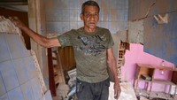 Di tengah ketidakpastian situasi keamanan, warga berharap ada langkah cepat untuk perbaikan rumah dan pemulihan kawasan permukiman. REUTERS/Maxwell Briceno