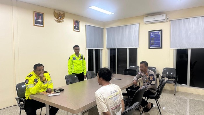 Sopir Fortuner Angkut Solar Subsidi di Tol Jagorawi Ditangkap saat Nyabu