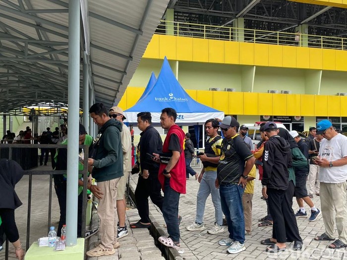 Suporter di Stadion 17 Mei Banjarmasin