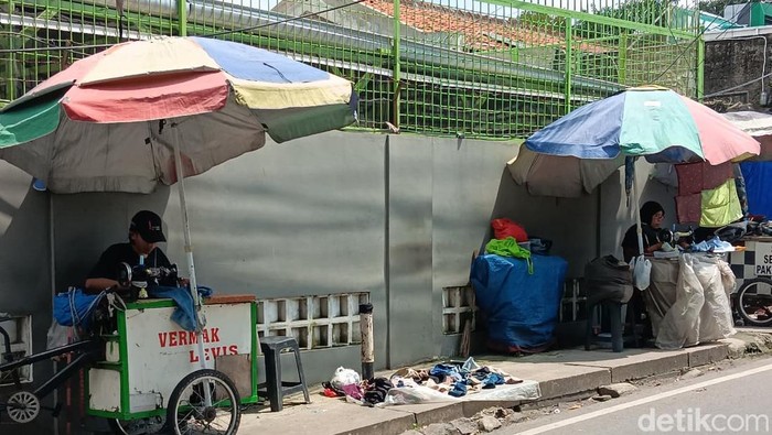 Nasib Tukang Jahit Keliling Kini: Seharian Kerja Tapi Pulang Tanpa Uang