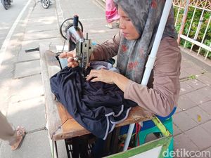 Di Jaksel yang Serba Mahal, Tukang Jahit Jalanan Masih Pasang Tarif Rp 5.000