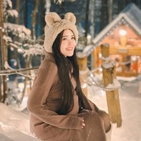 Our family just leveled up! Alhamdulillah, bentar lagi mas Agham punya adek, tulis Via dalam unggahannya. Foto: Instagram/@viavallen