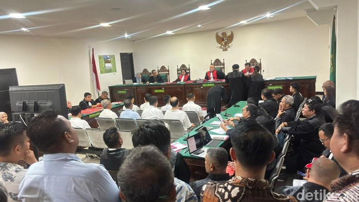 12 Terdakwa Korupsi Tambang Rugikan Negara Rp 1,8 T Jalani Sidang Perdana