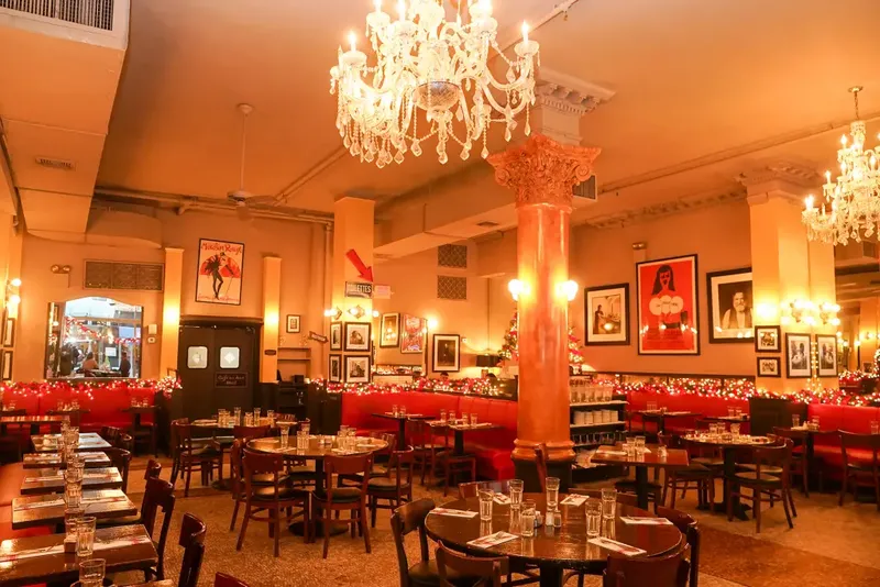 48 Tahun Berdiri, Resto Langganan Artis Hollywood Ini Berakhir Tutup!