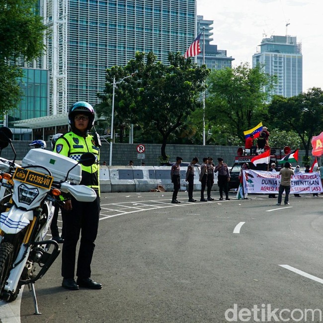 Ada Aksi di Kedubes AS, Polisi Atur Lalu Lintas dan Tutup Sejumlah Jalan