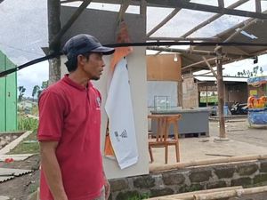 Angin Puting Beliung Terjang Kawasan Hunian Korban Erupsi Semeru