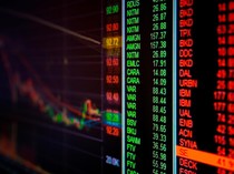 Bos BEI Buka Suara soal IHSG Anjlok 8%: Ada Panic Selling