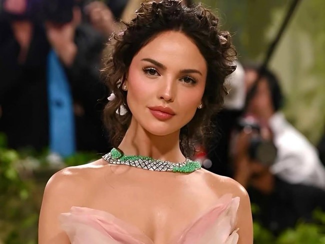 Cara Pakai Blush On Sesuai Bentuk Wajah