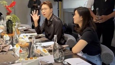 Seru! Dr Richard Lee Kompak Review Makanan Bareng Istri