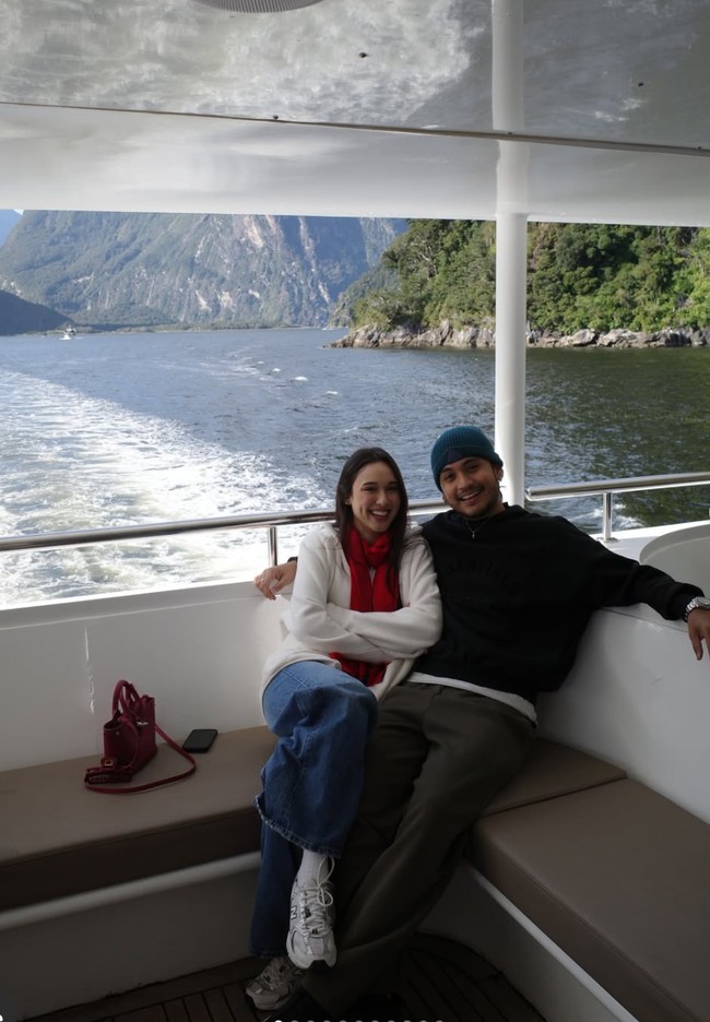 Perpisahan antara Yasmin dan Giorgino diumumkan melalaui unggahan eksklusif di Story Instagram. Tak sedikit penggemar yang turut menyayangkan keputusan tersebut. Foto: Instagram/@giorgino_abraham