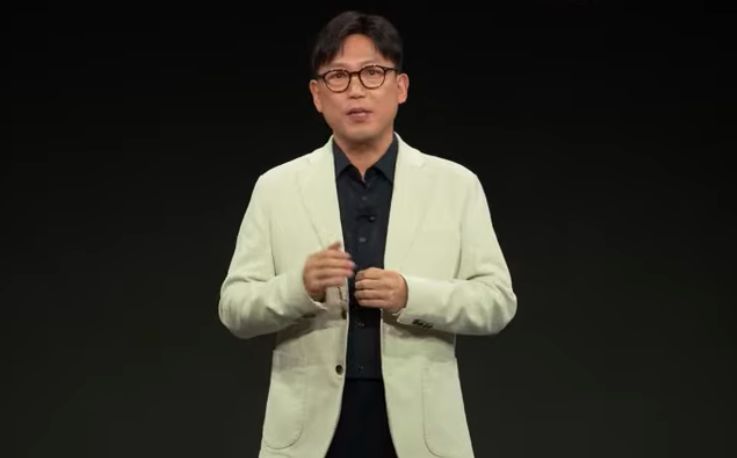 Head of Visual Display Business Samsung SW Yong