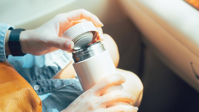 Gaduh Larangan Tumbler Masuk Restoran, Pakar Mikrobiologi Soroti Risiko Kontaminasi