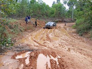 Akses Jalan Dua Desa di Musi Rawas Rusak Parah, Warga Terisolir