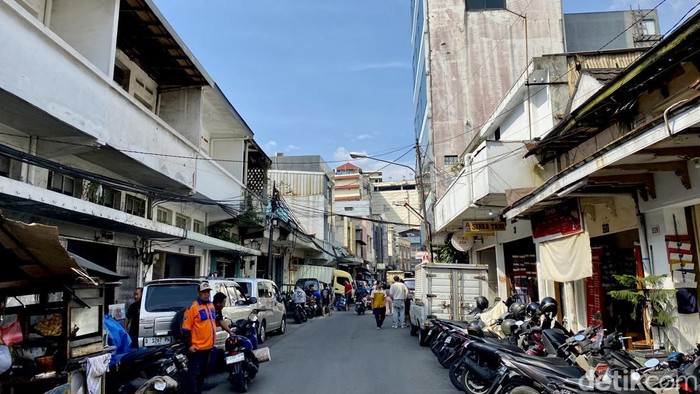 Menyusuri Gang Tamim: Jejak Saudagar di Jantung Tekstil Bandung