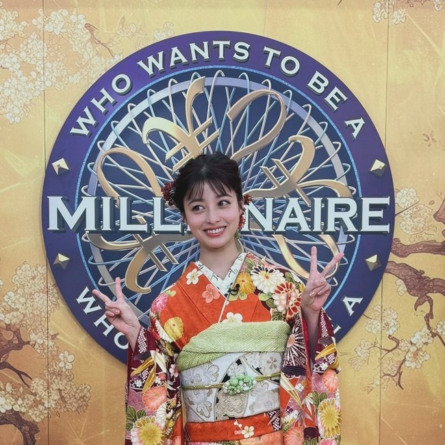 Saat mengikuti kuis, Kanna yang mengenakan kimono bermotif bunga dengan cekatan menjawab berbagai persoalan yang membawanya pada pertanyaan pamungkas ke-12. Foto: Instagram @kannahashimoto.mg