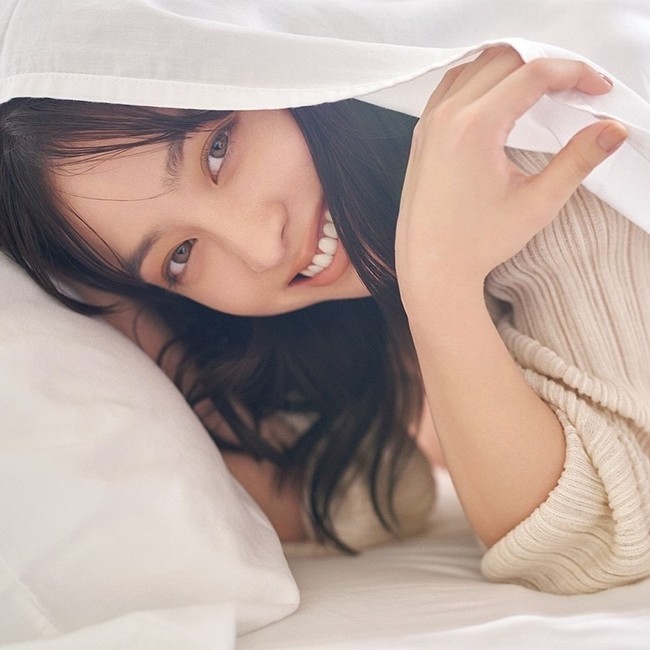 Kanna Hashimoto mengungkapkan kebahagiannya di media sosial X. Memenangkan 10 juta yen. Ini benar-benar gila. Ketegangan selama syuting sangat luar biasa,” tulisnya. Foto: Instagram @kannahashimoto.mg