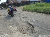 Jalan Danau Tempe di Binjai Rusak Parah, 20 Tahun Tak Pernah Diperbaiki