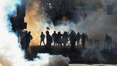 La Paz Memanas, Serikat Pekerja Bolivia Bentrok dengan Polisi
