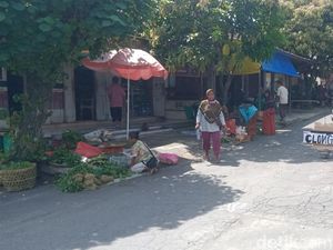 Pedagang Pasar Gempol Klaten Teriak Sepi Imbas Jembatan Rusak