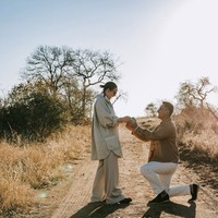 Sebelumnya Patricia diketahui sudah dilamar oleh kekasihnya itu saat keduanya sedang berlibur ke Afrika. Darma Mangkuluhur sendiri bukanlah orang sembarangan. Ia merupakan putra sulung Tommy Soeharto. Foto: Instagram/@pschuldtz