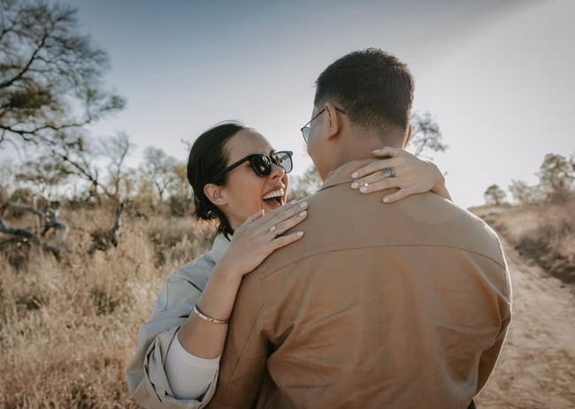 Sementara Patricia berprofesi sebagai DJ. Ia sering tampil di Jakarta dan Bali. Namanya mulai banyak dikenal usai menjalin hubungan asmara dengan anggota keluarga Cendana. Foto: Instagram/@pschuldtz