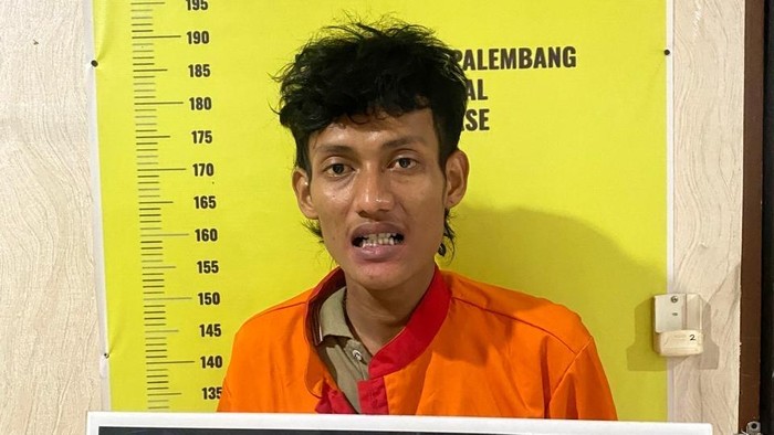 Pelaku perampasan HP milik mahasiswi di Palembang saat diamankan polisi