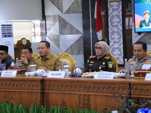 Forkopimda Kota Pekanbaru Sepakat Tertibkan Kabel Fiber Optik