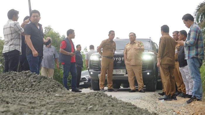Plt Gubri Targetkan Jalan Lintas Siak-Pekanbaru Mulus Sebelum Lebaran