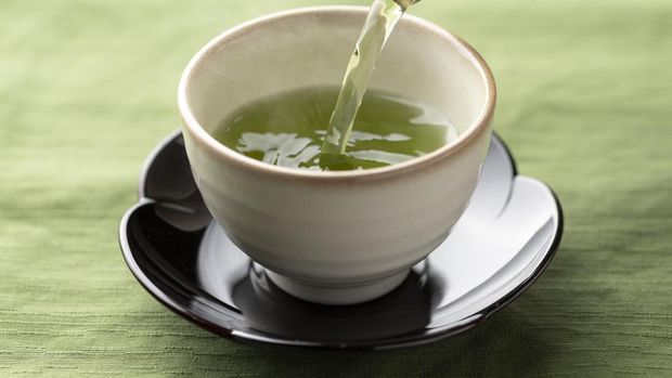 Sama-sama Bikin Melek, Lebih Bagus Minum Kopi atau Teh Hijau?