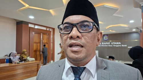 Sekretaris DPRD NTB Hendra Saputra ditemui di kantor Gubernur NTB, Selasa (6/1/2026). (Foto: Ahmad Viqi/detikBali).