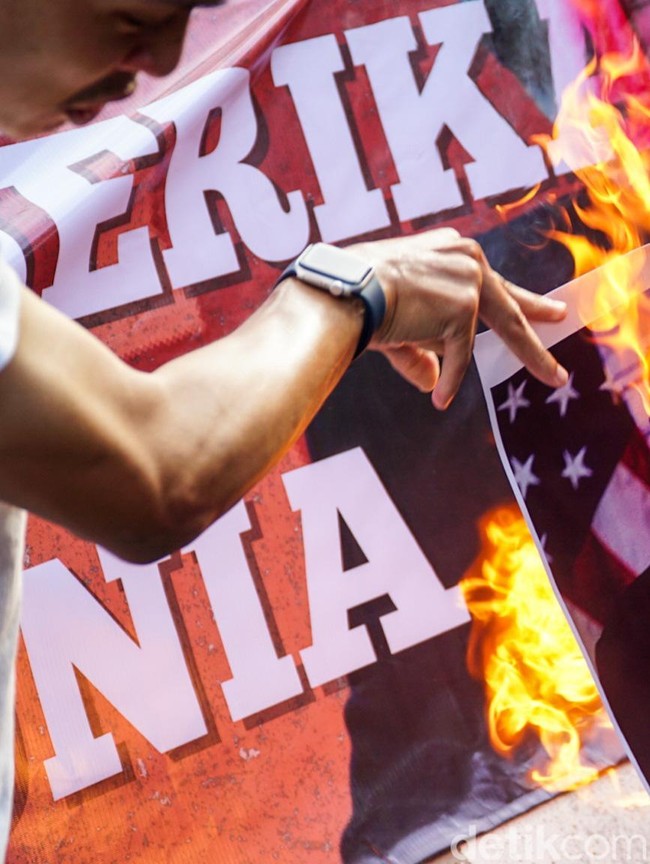 Seruan Dukung Venezuela Menggema di Depan Kedubes AS