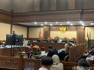 Hakim Heran Konsultan Luar Dilibatkan Pengadaan Chromebook: Apa Ini Lazim?
