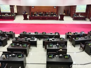DPRD Lombok Timur Usulkan Raperda Pariwisata dan Masyarakat Adat