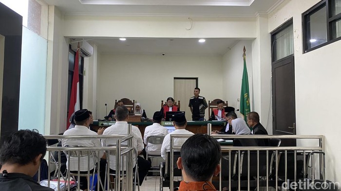 Sidang pemeriksaan saksi kasus korupsi Masjid Agung Madaniyah Karanganyar di Pengadilan Tipikor, Kecamatan Semarang Barat, Kota Semarang, Selasa (6/1/2025).