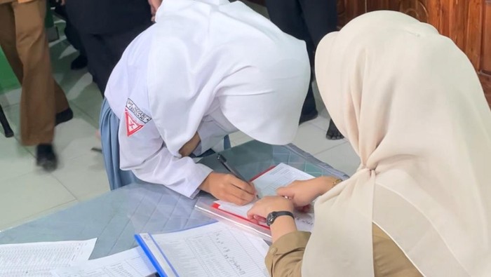 SMKN 4 Kendari Diduga Pungli Rp 270 Ribu Tiap Siswa untuk Gaji Guru Honorer