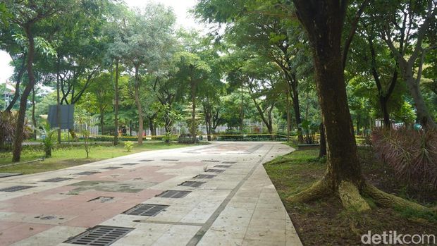 Fasilitas dan daya tarik Taman Cahaya Surabaya