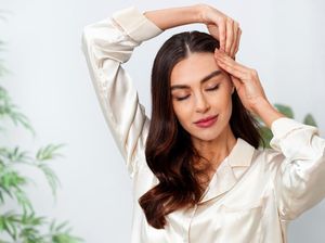 10 Tips agar Rambut Cepat Panjang dan Lebat, Bisa Pakai Produk Alami!