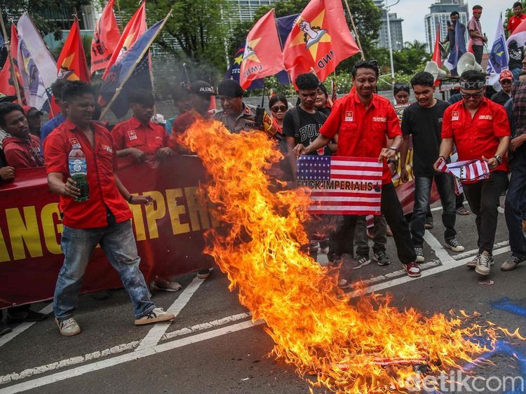 Aksi Dukung Venezuela di Depan Kedubes AS Berujung Ricuh