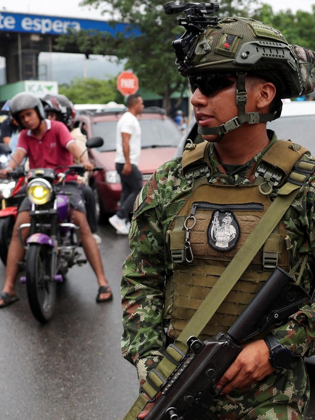 Arus Penyeberangan Venezuela-Kolombia Meningkat di Tengah Gejolak Politik