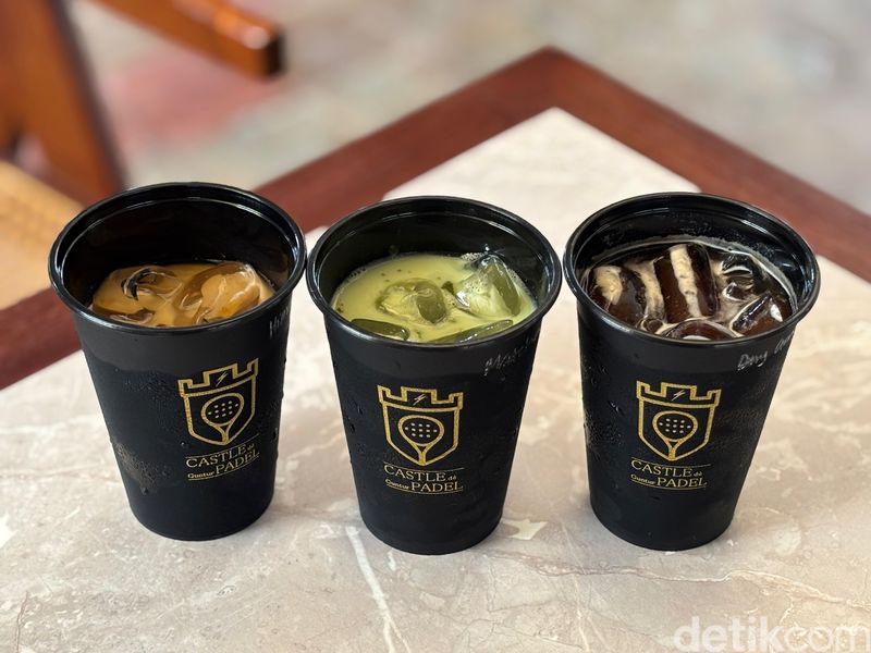 Cleave Coffee X Castle de Padel Cleave Coffee: Kolaborasi Unik Kafe Nuansa Kastil dengan Lapangan Padel