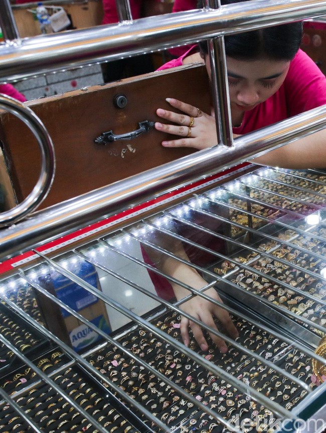 Di Tengah Gejolak Global, Emas Tetap Jadi Pilihan Investasi