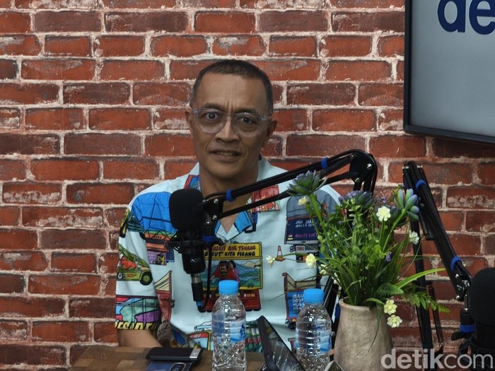 Direktur Utama Persis Solo Ginda Ferachtriawan di podcast detikJateng GenduRasa, Rabu (7/1/2026).
