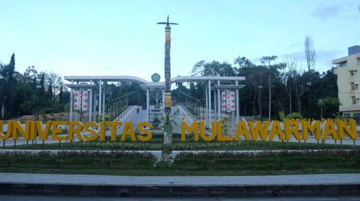 Gerbang kampus Unmul.