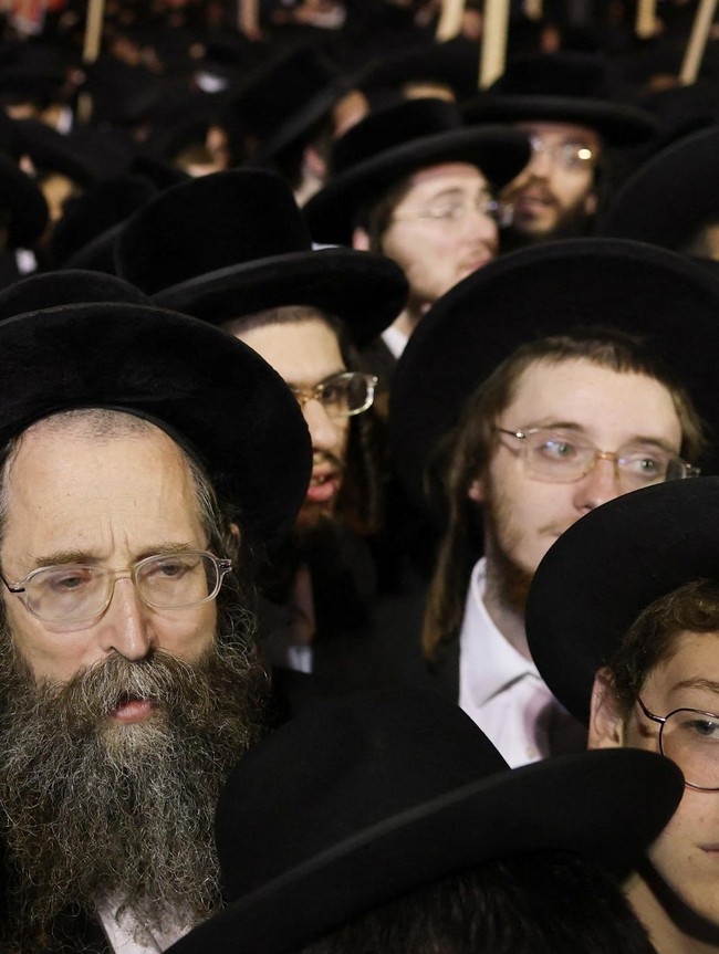 Yahudi Ultra-Ortodoks Demo Besar Tolak Wajib Militer di Yerusalem