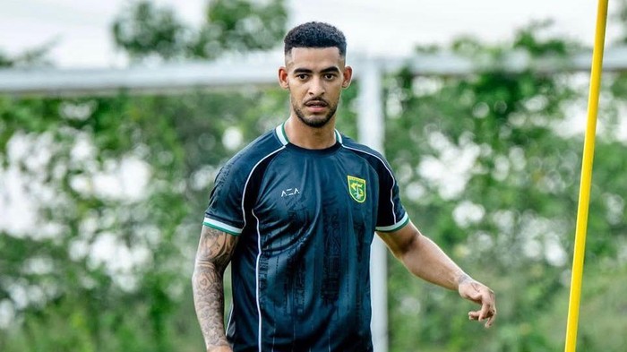 Jefferson da Silva Resmi Jadi Bek Kiri Baru Persebaya